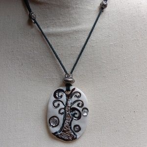 Tree of Life hand made necklace! Many details! Adjustable neckline. 💌